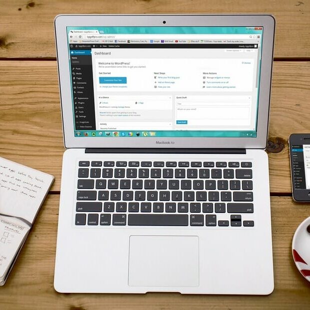 laptop-showing-wordpress-dashboard
